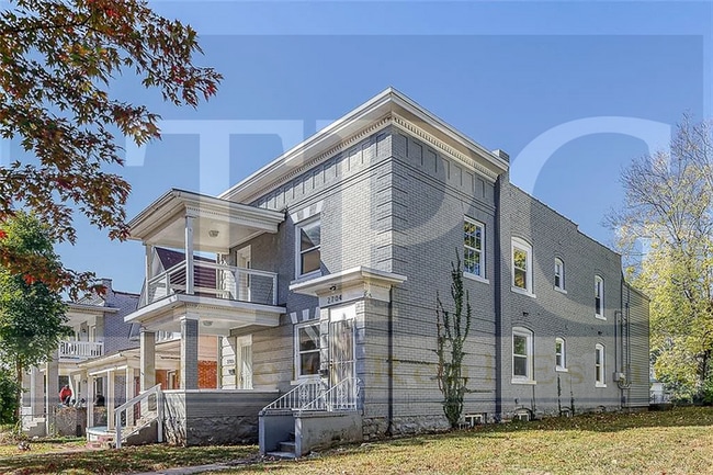 Building Photo - 2704 Park Ave