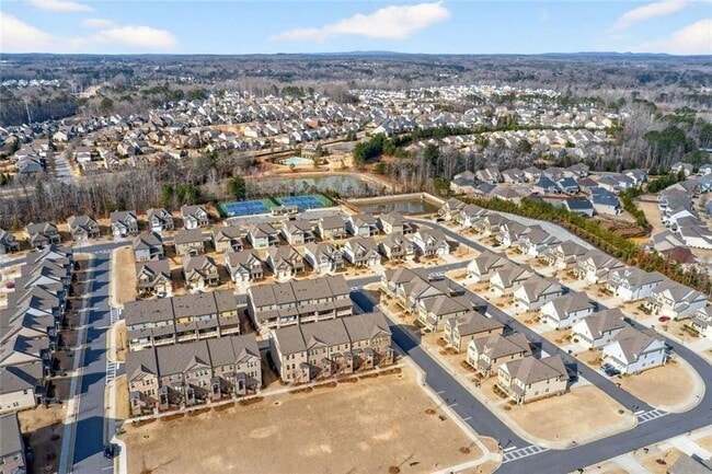 Building Photo - 3960 Redwood Dr