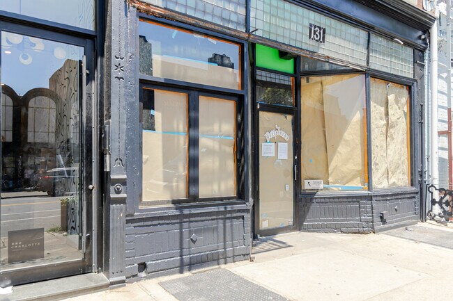 Building Photo - 131 Greenpoint Ave