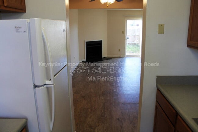 Building Photo - 1 Peachtree Ct