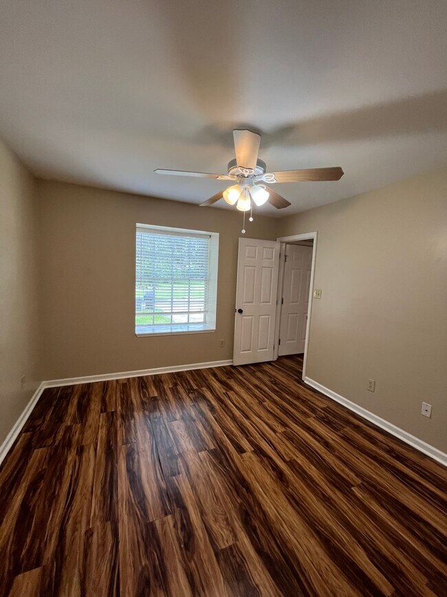 Building Photo - 4013 Catawba St