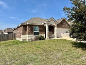 Building Photo - 19600 Per Lange Pass