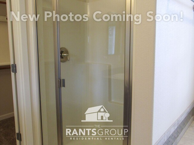 Building Photo - Fantastic Neighborhood! Easy Commute to JBLM!