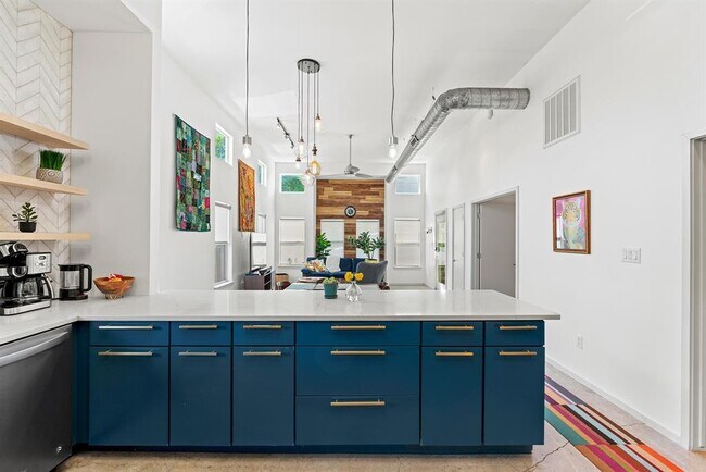 Building Photo - 3802 Byron Dr