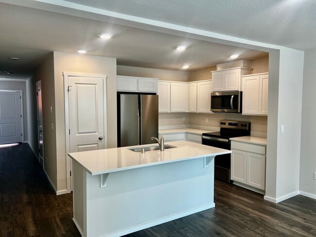 Building Photo - Free rent offered Beautiful New Smart Home...