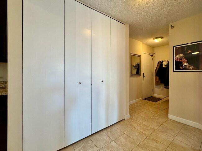 Building Photo - 200 N Dearborn St