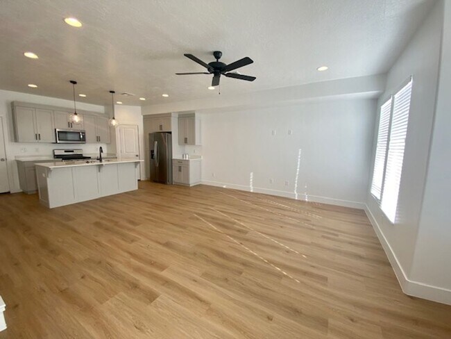 Building Photo - 2664 E Gray Birch Dr