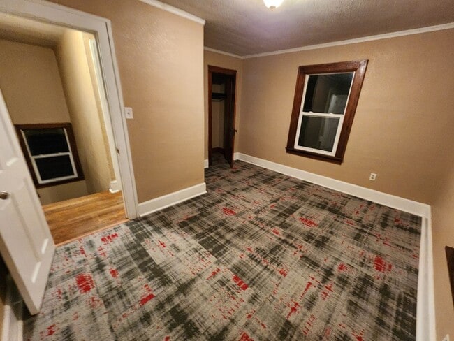 Building Photo - 4 Bedroom, 2 Bathroom home with large yard...