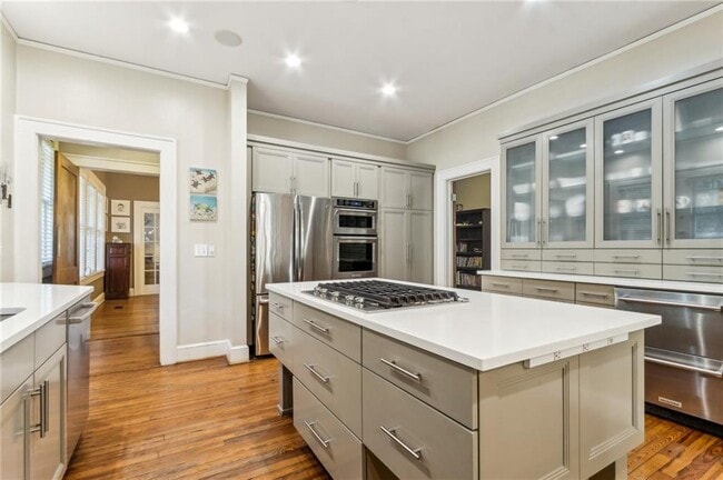 Building Photo - 901 Adair Ave NE