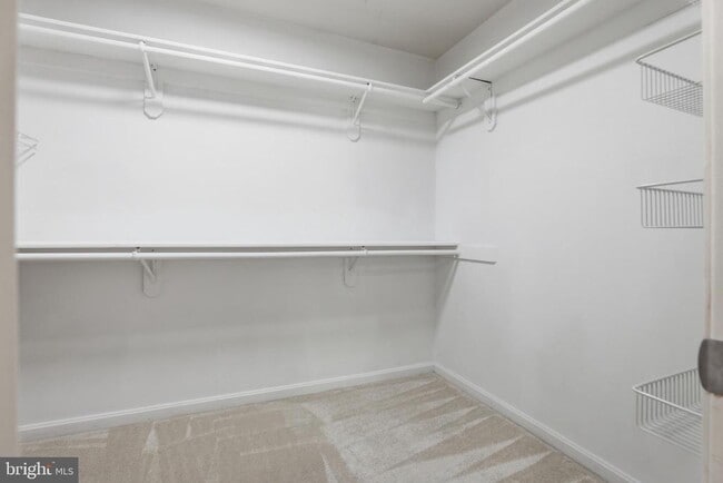 Building Photo - 18136 Hayloft Dr