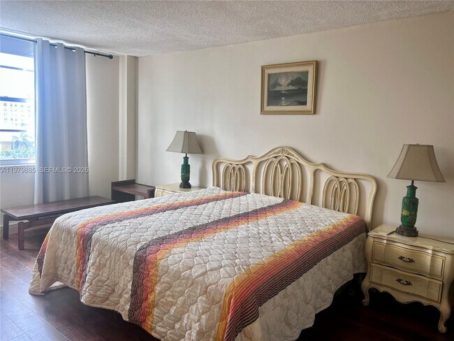 Building Photo - 2801 NE 183rd St