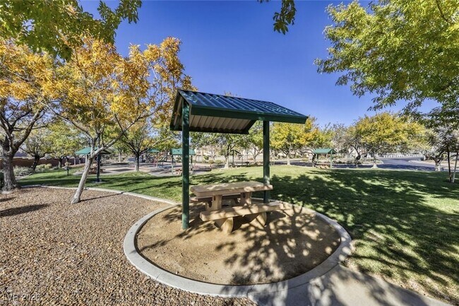 Building Photo - 2572 Land Rush Dr