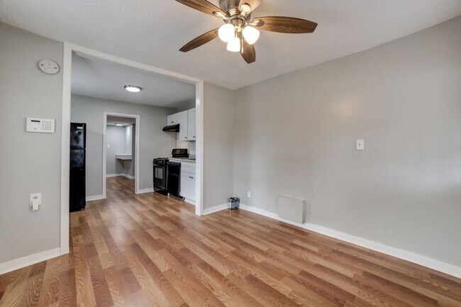 Building Photo - S Trenton Ave Triplex