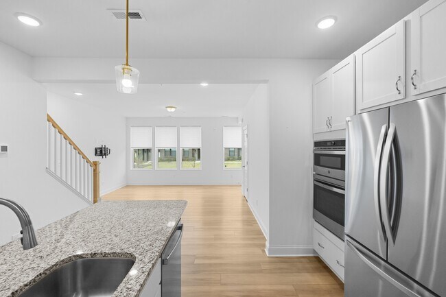 Building Photo - 1206 Coach Sta Aly