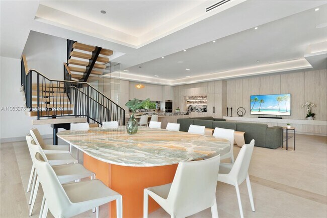 Building Photo - 1200 NE 87th St