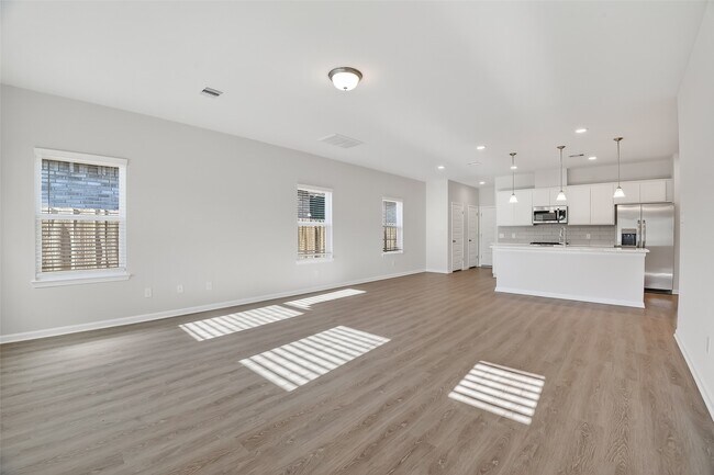 Building Photo - 2615 Ryon Falls Dr