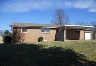 Building Photo - "Charming Old Hickory Rental: Spacious 150...