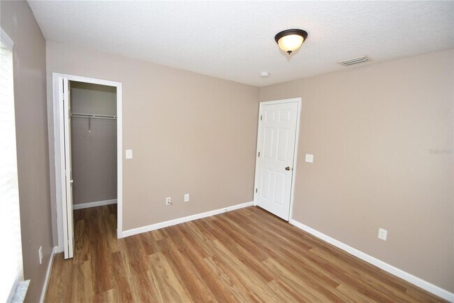 Building Photo - 7 Ryarbor Dr