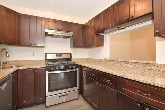 Building Photo - 11 Coral Tree Ct