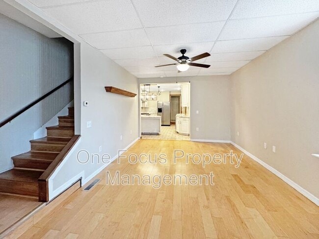 Building Photo - 909 Cooper St