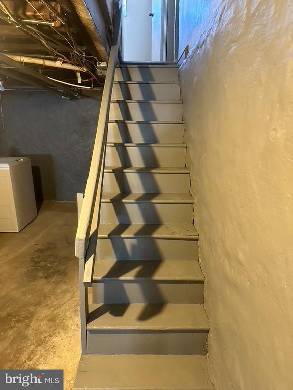 Building Photo - 5608 N Mascher St