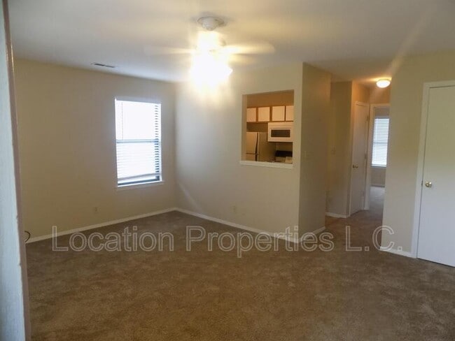 Building Photo - 950 Monterey Way