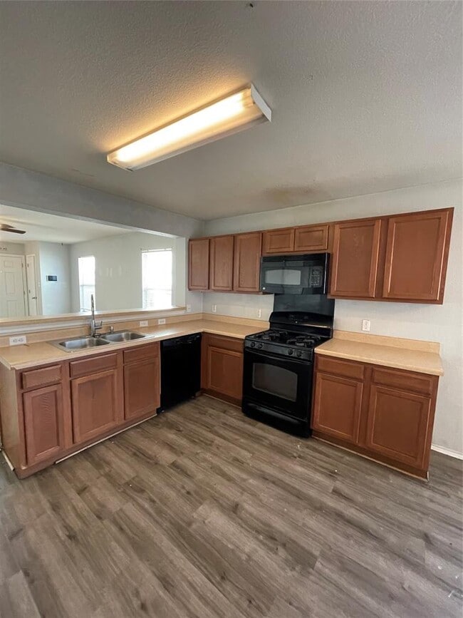 Building Photo - 6605 Plains Crest Dr