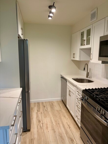 Building Photo - 10416 Rockville Pike