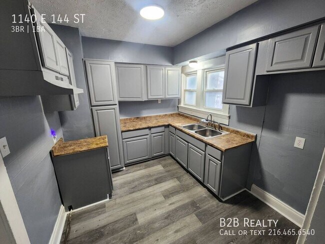 Building Photo - 1140 E 144th St