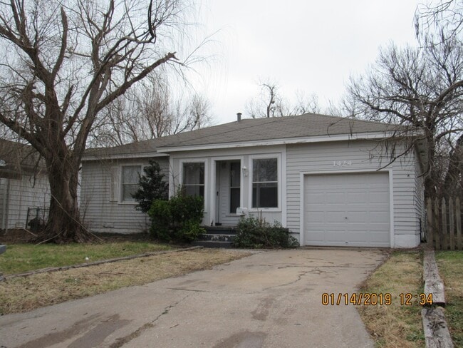 Primary Photo - 1424 NW Logan Ave