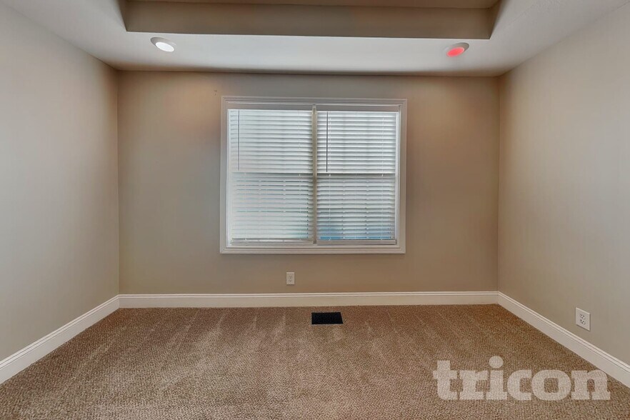 Building Photo - 2945 Lancelot Ln