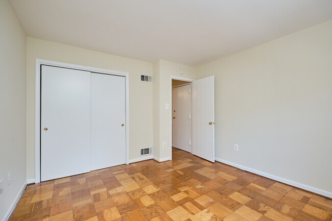 Building Photo - 1607 Corcoran St NW