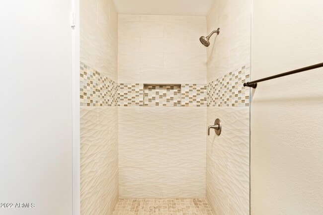 Building Photo - 5320 E Hearn Rd