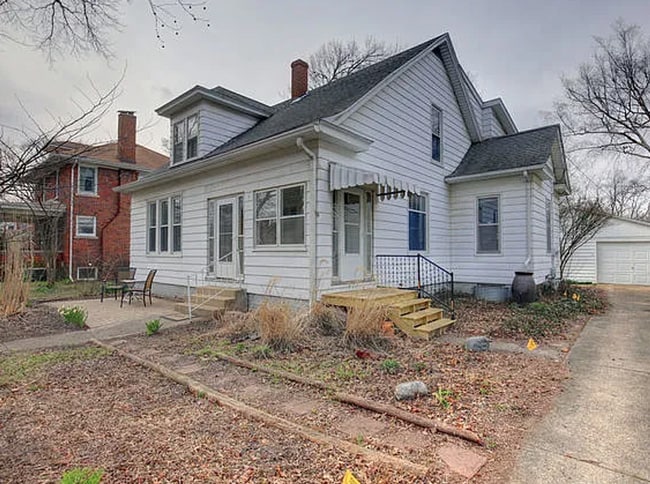 Primary Photo - 606 W Iowa St