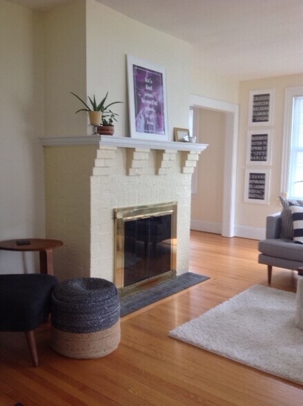 Living Room - 86 Lancaster Rd