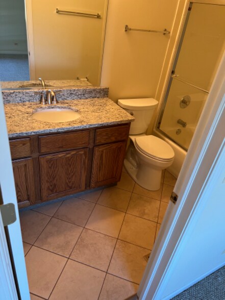 Building Photo - 315 Creekside Dr