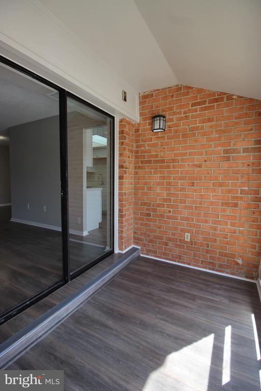 Building Photo - 10208 Bushman Dr