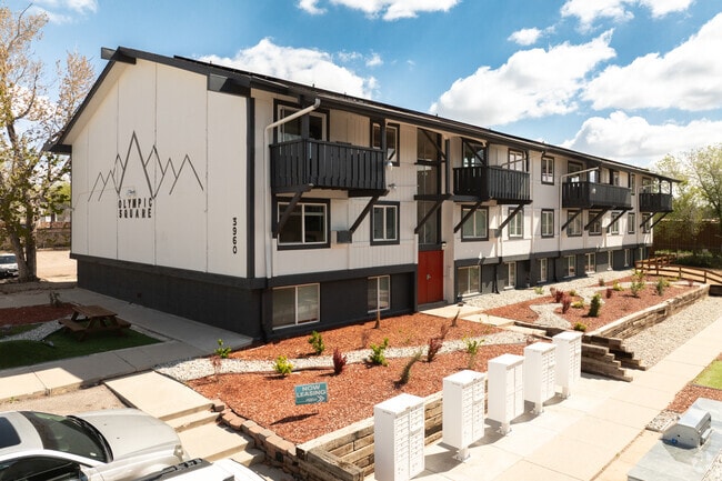 Building Photo - Olympic Square - Gorgeous Renovated Apartments