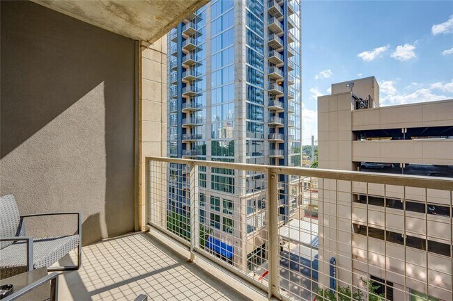 Building Photo - 54 Rainey St