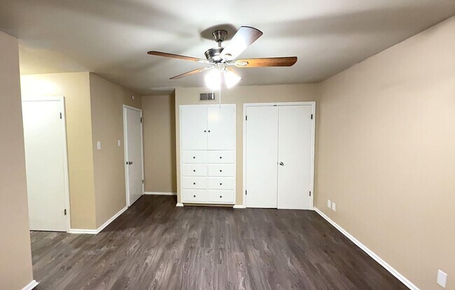 Building Photo - 3815 Ridgeline Dr