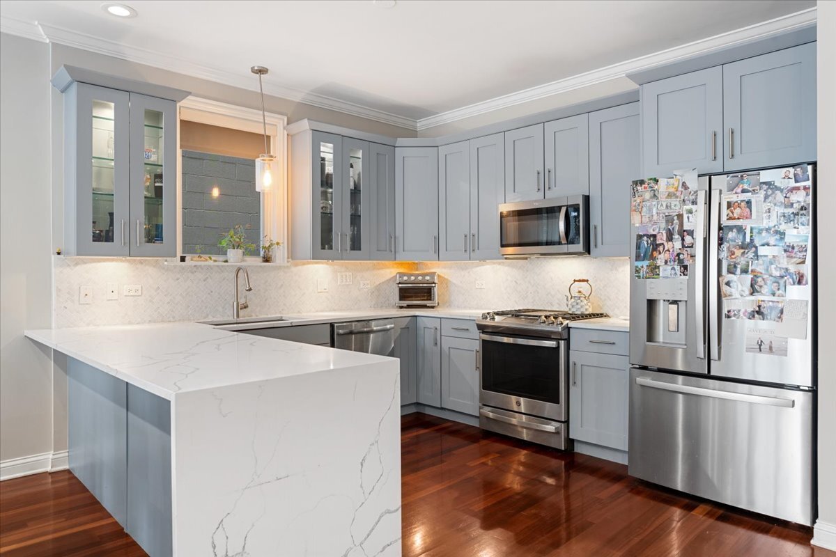 Building Photo - 1018 N Hermitage Ave