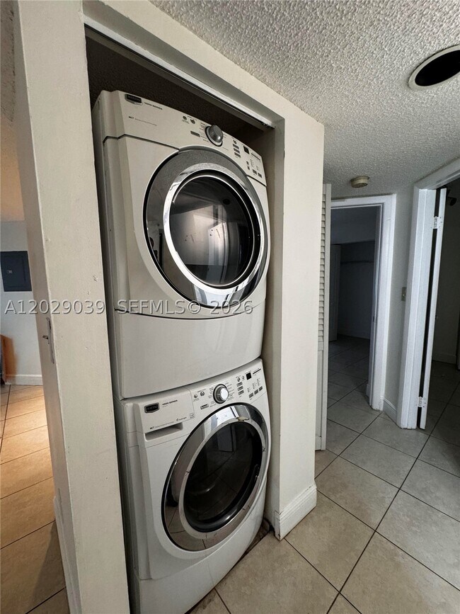 Building Photo - 9741 SW 138th St