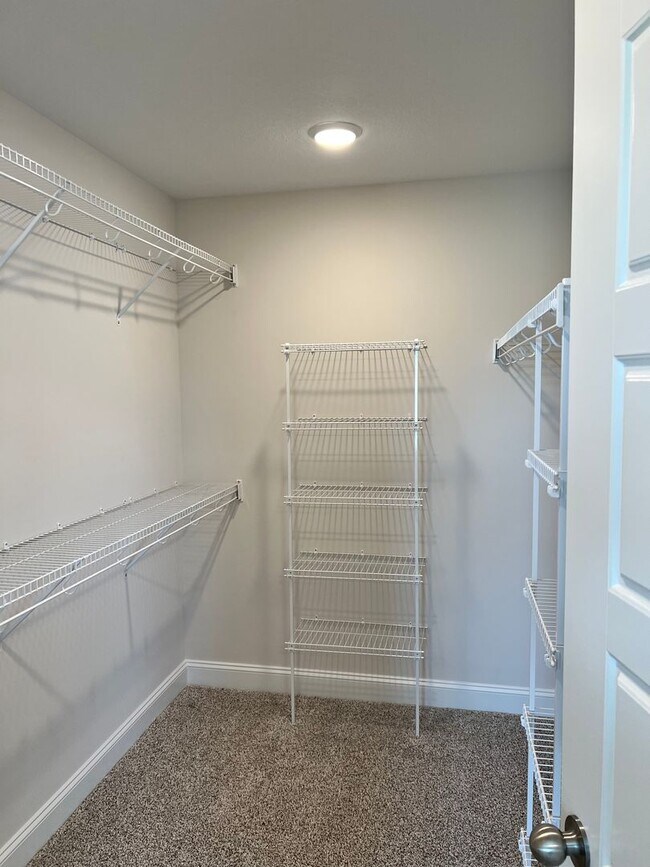 Building Photo - Brand New Three Bedroom in Cherry Acres