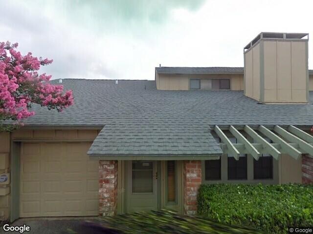 Primary Photo - 914 W Meadowmere Ln