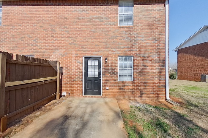 Building Photo - 168 Deer Pkwy