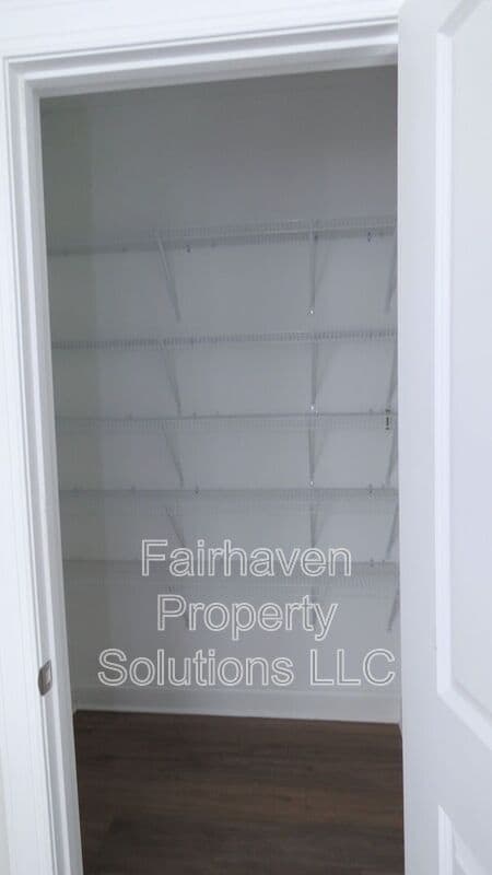 Building Photo - 1978 Mitchell Ave