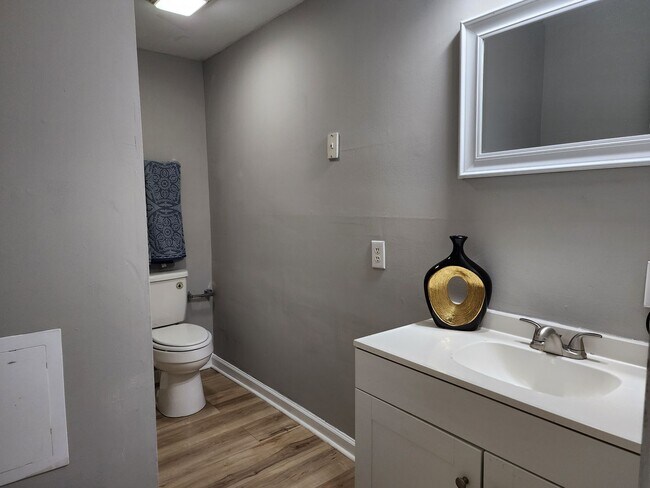 Building Photo - Downtown Wilmington Home, 3 Bedrooms | 1 Bathroom, $1,700/month | Move-in Ready