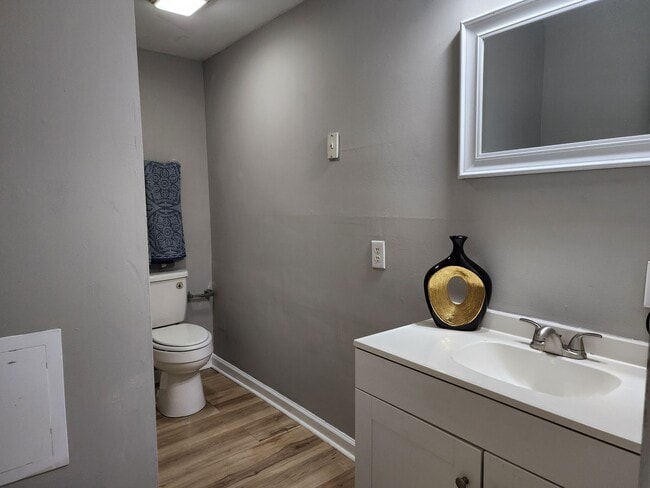 Building Photo - Downtown Wilmington Home, 3 Bedrooms | 1 Bathroom, $1,750/month | Move-in Ready