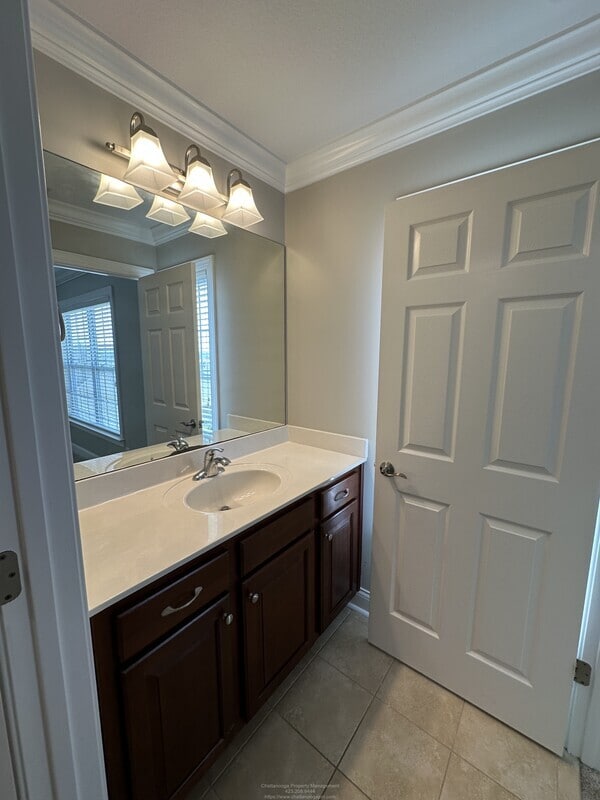 Building Photo - 5511 Ginkgo Rd