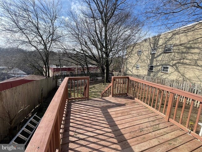 Building Photo - 428 Paxson Ave